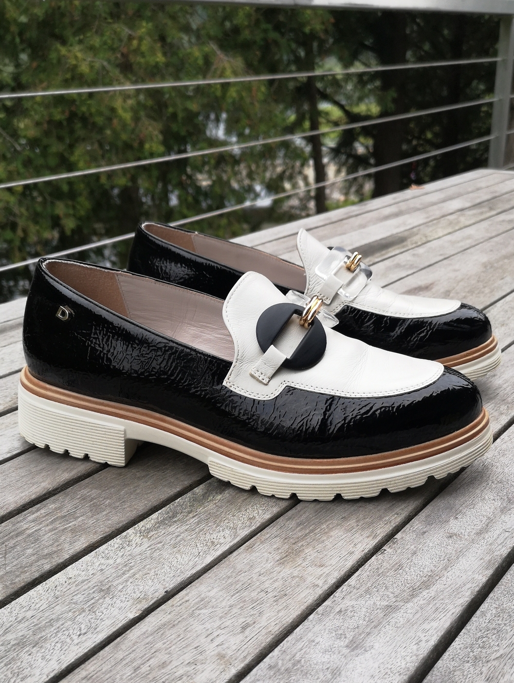 Donna Serena patent leather two-tone loafers